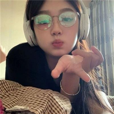 在你身边笑对明天
