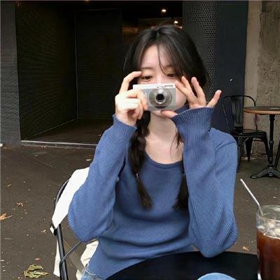 捷运上的女孩
